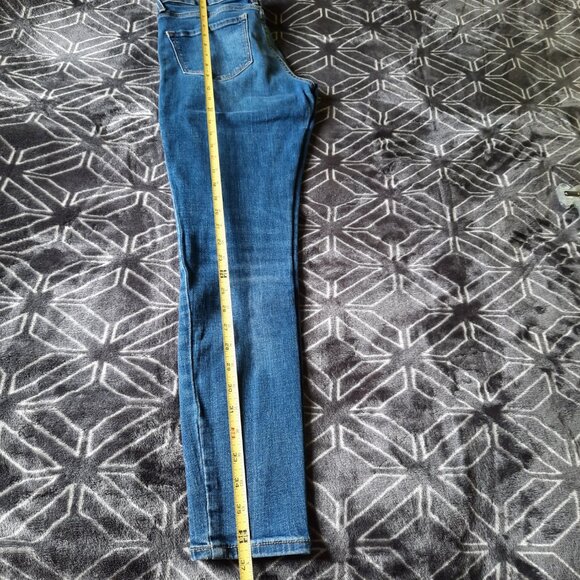 Old Navy Mid-Rise ROCKSTAR Distressed Skinny Jeans - Darkwash, Size 4 - Picture 11 of 15